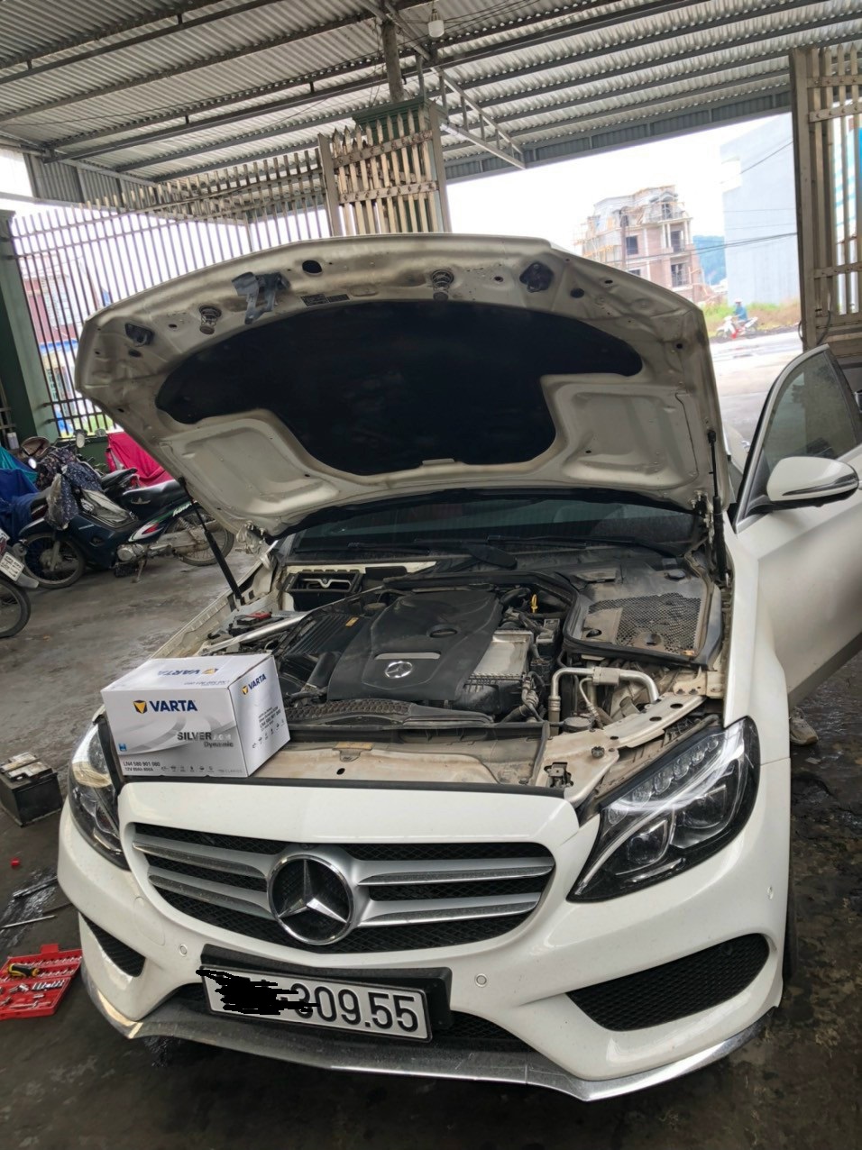 Minh Anh - thay thế ắc quy Varta cao cấp xe Mercedes - Benz