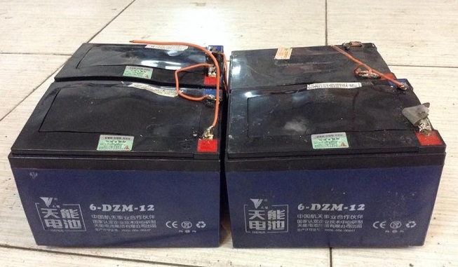 Ắc quy Đông Hưng - Hình ảnh ắc quy bị phồng cần phải thay thế