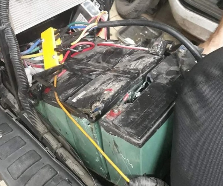Đại lý ắc quy xe điện Nha Trang - Hình ảnh ắc quy xe điện bị phồng cần thay thế