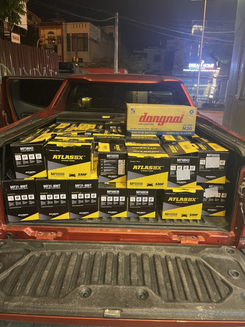 Giao hàng ắc quy Atlas Bx chính hãng cho khách hàng tại Thái Bình Giao hàng ắc quy Atlas Bx chính hãng cho khách hàng tại Thái Bình