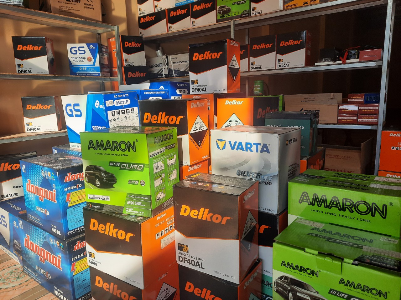 Minh Anh - thay ắc quy xe Huyndai Accent luôn sẵn hàng trong kho để phục vụ Quý khách Minh Anh - thay ắc quy xe Huyndai Accent luôn sẵn hàng trong kho để phục vụ Quý khách